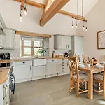 3 Bed In Oc-93090 * Ulverston