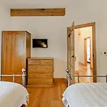 3 Bed In Oc-93090