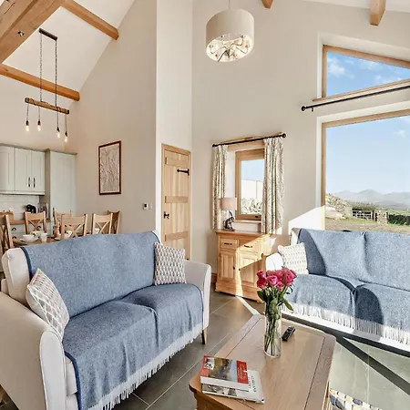 3 Bed In Ulverston Oc-93090 *