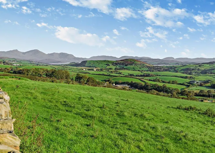 3 Bed In Ulverston Oc-93090 *